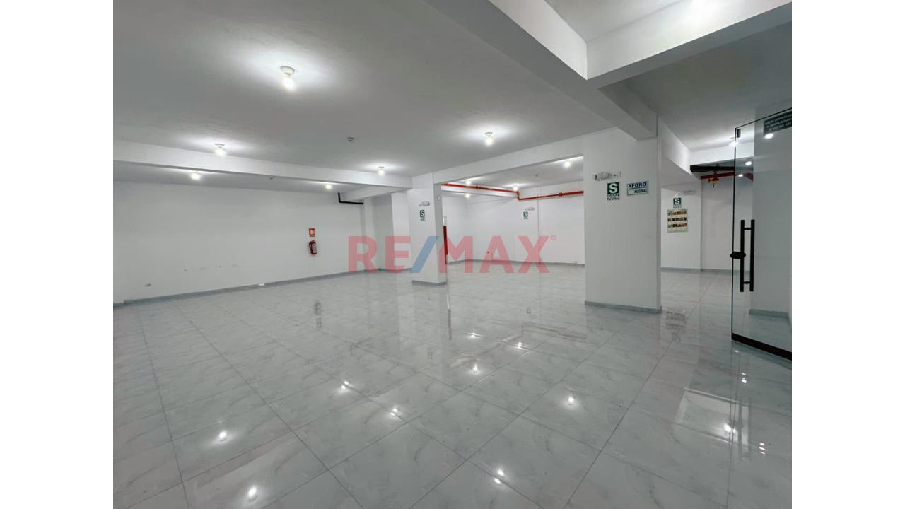 🏢 ¡Oportunidad De Inversión! Local Comercial De 137.53 M² En Primer Piso ¿Buscas Un Local Con Potencial Para Desarrollar Un Negocio Y Atender A Una Clientela Cautiva? — foto 4