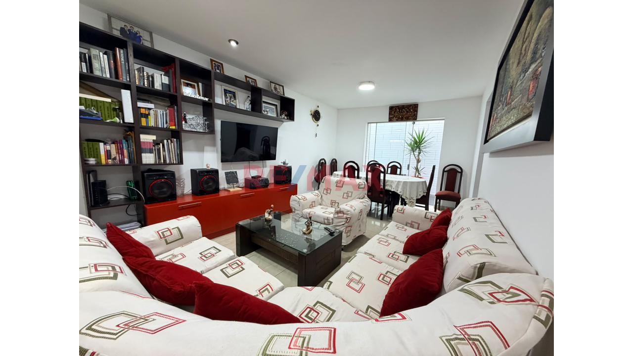 Casa Moderna De 2 Pisos En Venta Etapa I Urb. Los Sauces — foto 2
