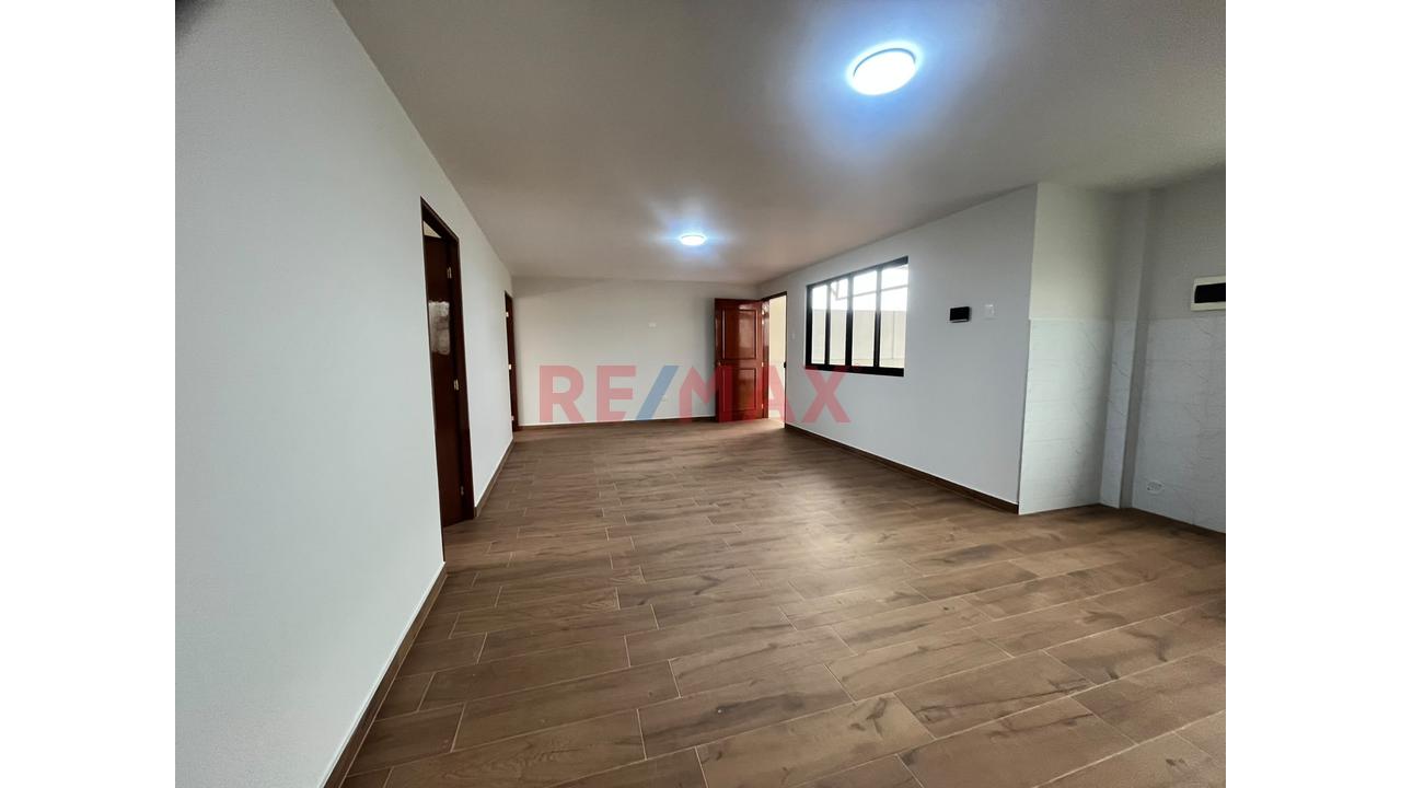 Alquiler De Departamento En El Distrito De Ate -A Una Cuadra Del Colegio La Merced — foto 3