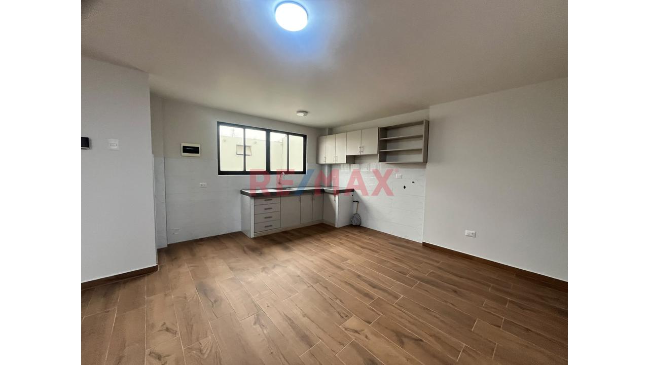 Alquiler De Departamento En El Distrito De Ate -A Una Cuadra Del Colegio La Merced — foto 5