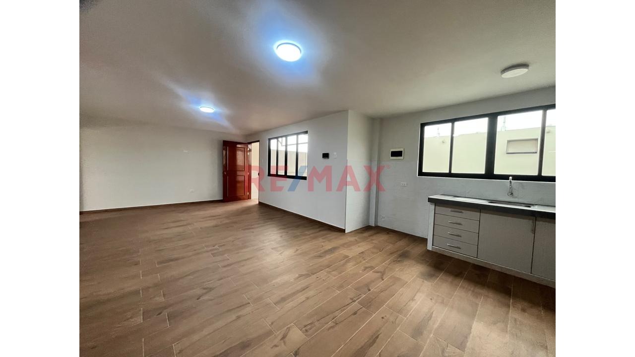 Alquiler De Departamento En El Distrito De Ate -A Una Cuadra Del Colegio La Merced