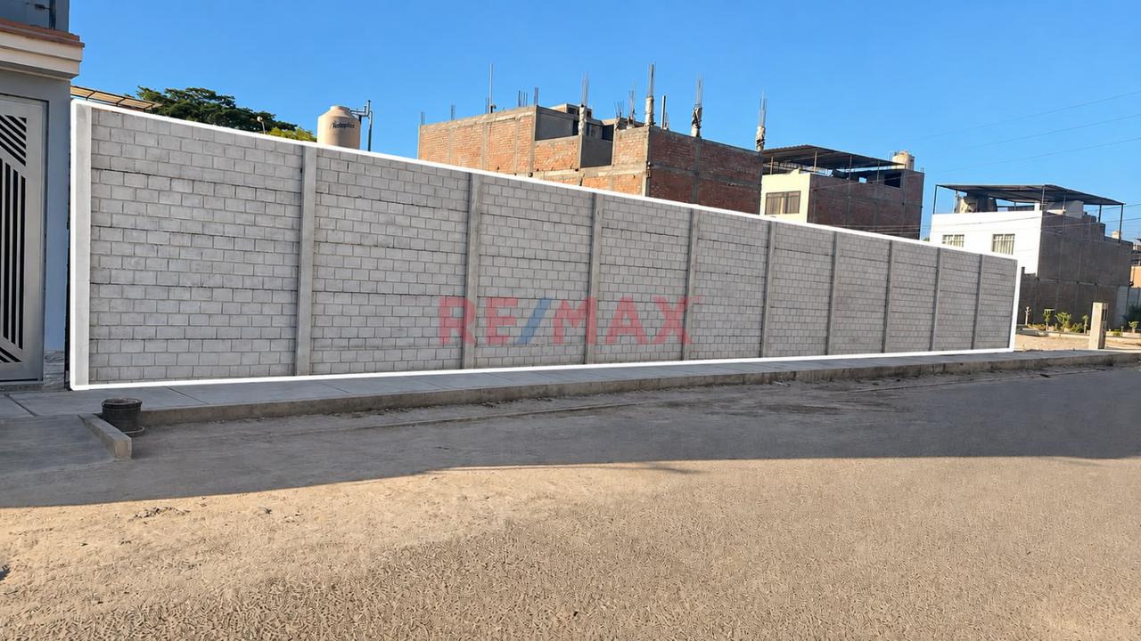 Se Venden Tres Terrenos Juntos De 281.19 M2 - Urb Sultana - 3