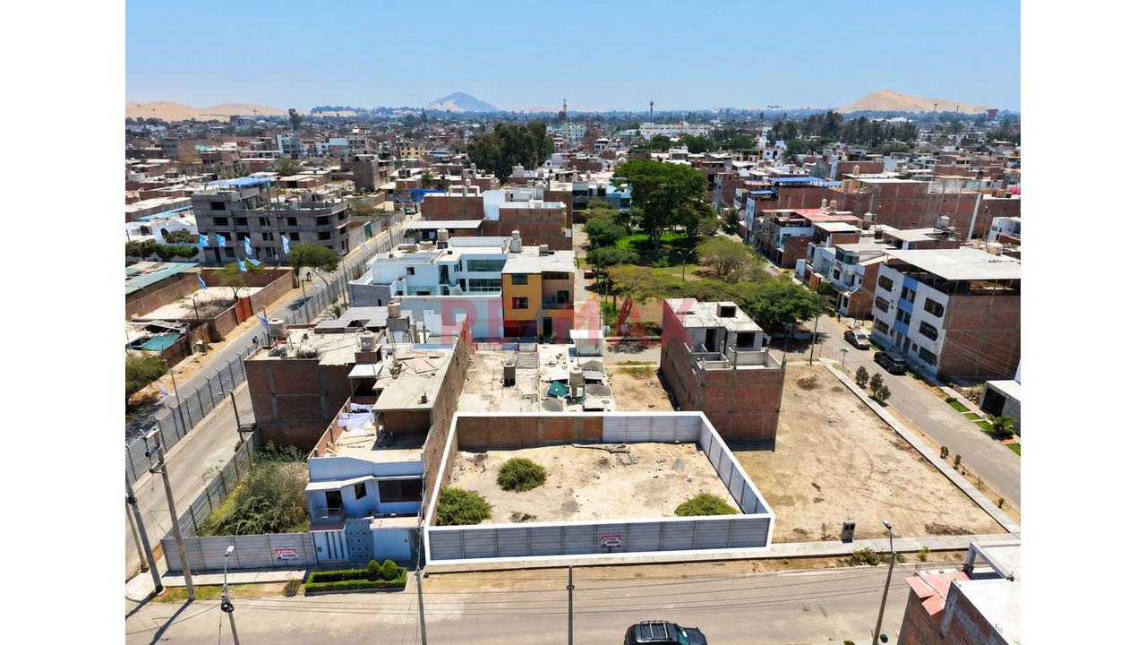 Se Venden Tres Terrenos Juntos De 281.19 M2 - Urb Sultana - 2
