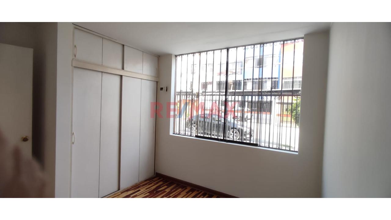 Se Vende Departamento En 1Er Piso En La Molina — foto 6