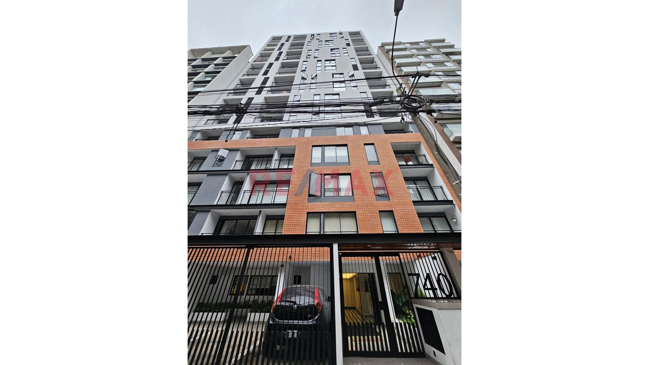 🏠 Venta De Departamento – Surquillo Avenida Principal Cdra 7