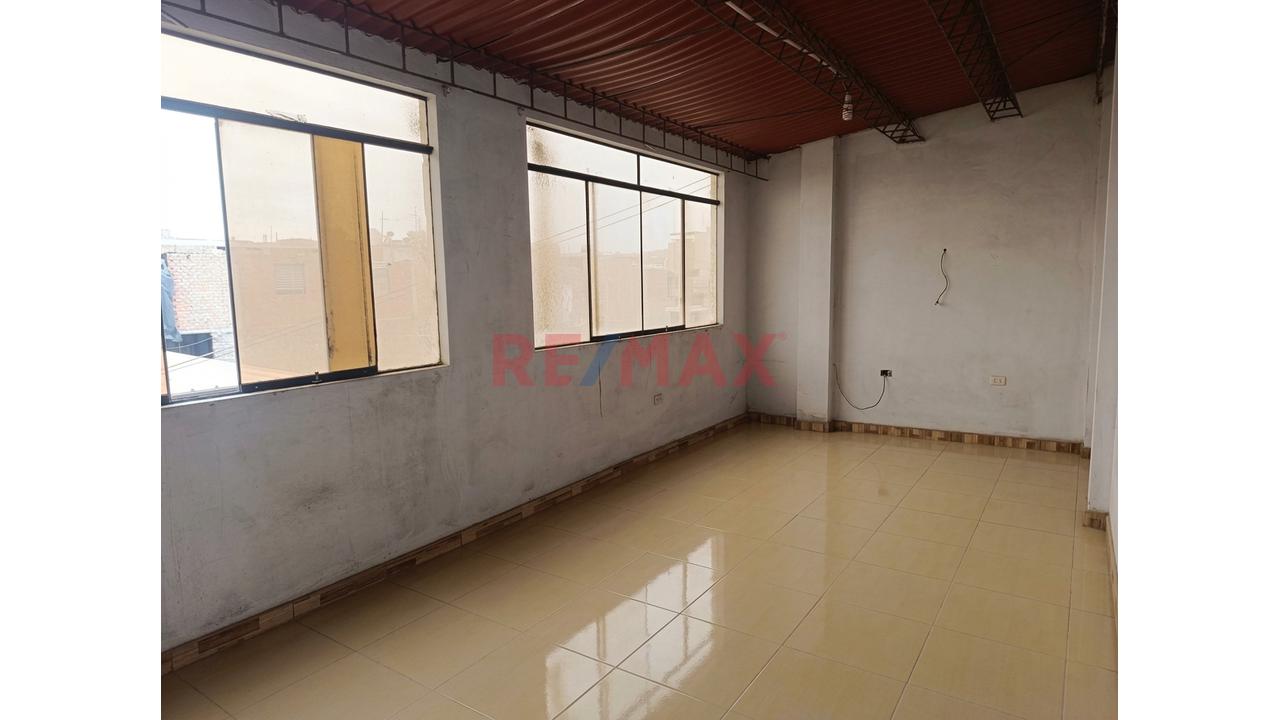 Departamento Triplex De 3 Dormitorios En Florencia De Mora - Trujillo - 6