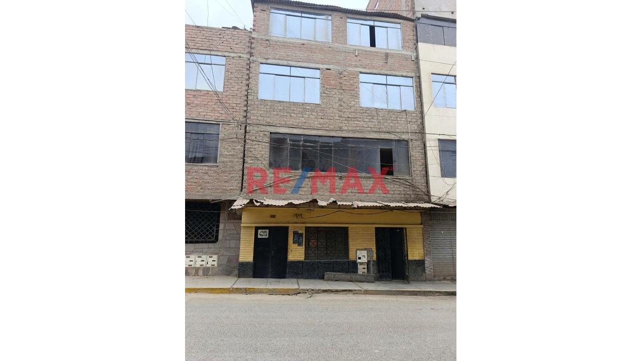 Departamento Triplex De 3 Dormitorios En Florencia De Mora - Trujillo - 1