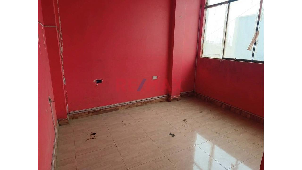 Departamento Triplex De 3 Dormitorios En Florencia De Mora - Trujillo - 4