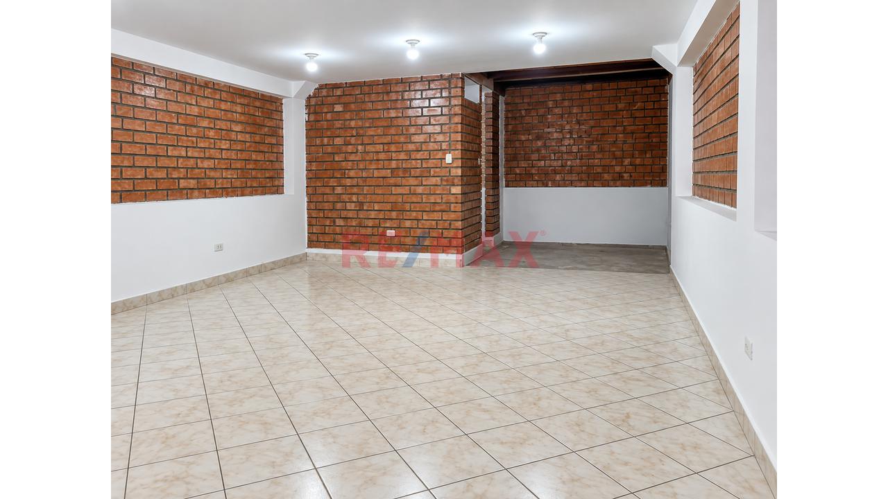 🏢🔥 ¡Local Comercial En Venta En Urb. Quispicanchis – Cusco! - 1