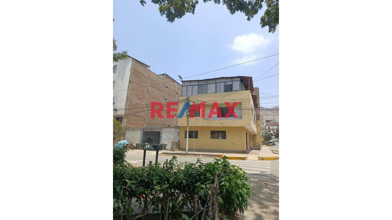 🔥 400 M² En Esquina Y Frente A Parque | +5 Pisos | Las Flores – Sjl | Ideal Para Desarrolladores