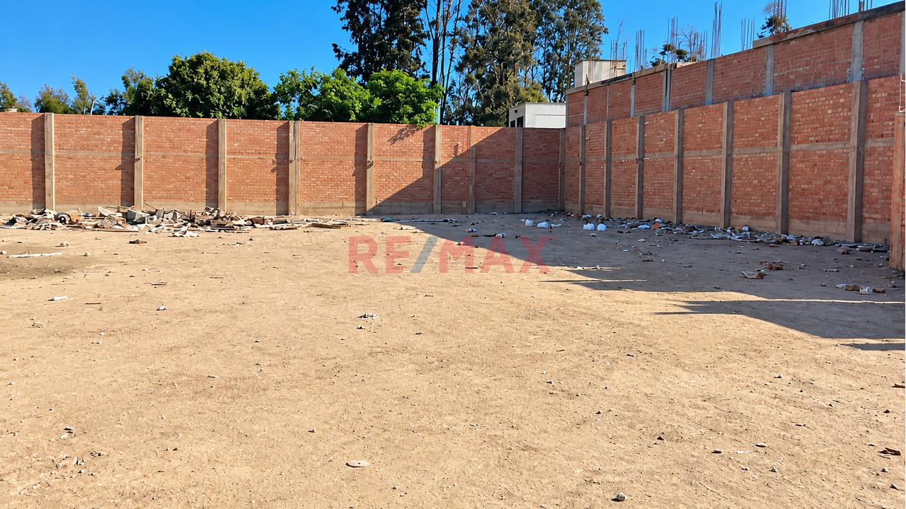 Se Vende Amplio Terreno Urbano De 1,496.90 M², Cercado Y Con Portón De Ingreso - 5