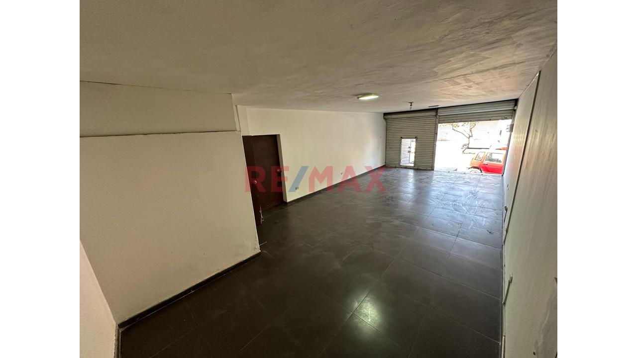 Local Comercial En Alquiler En Cerro Colorado - 2