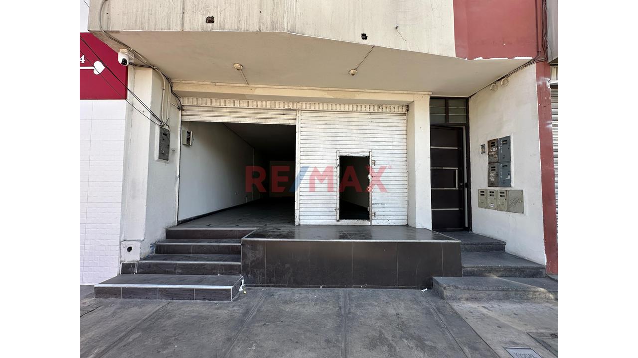 Local Comercial En Alquiler En Cerro Colorado - 1