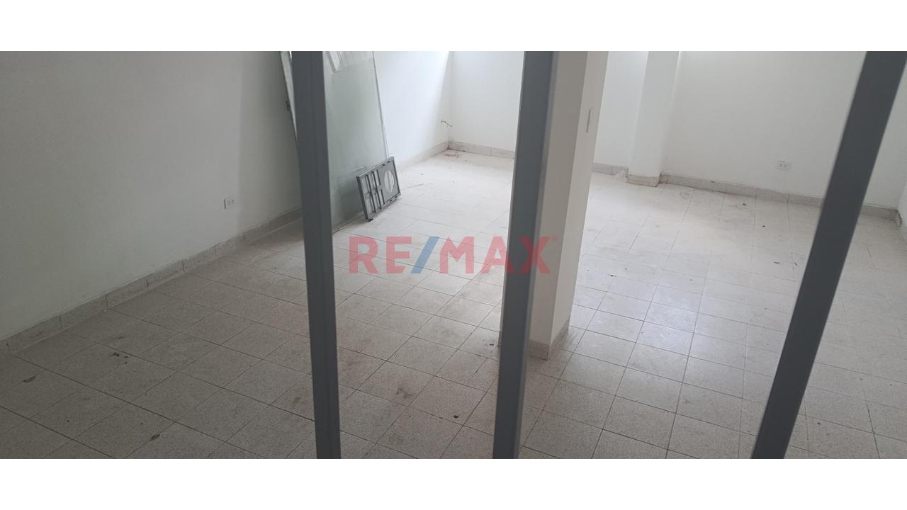 Se Alquila Local Comercial 90 M2 - Dos Niveles - Santiago De Surco - 9