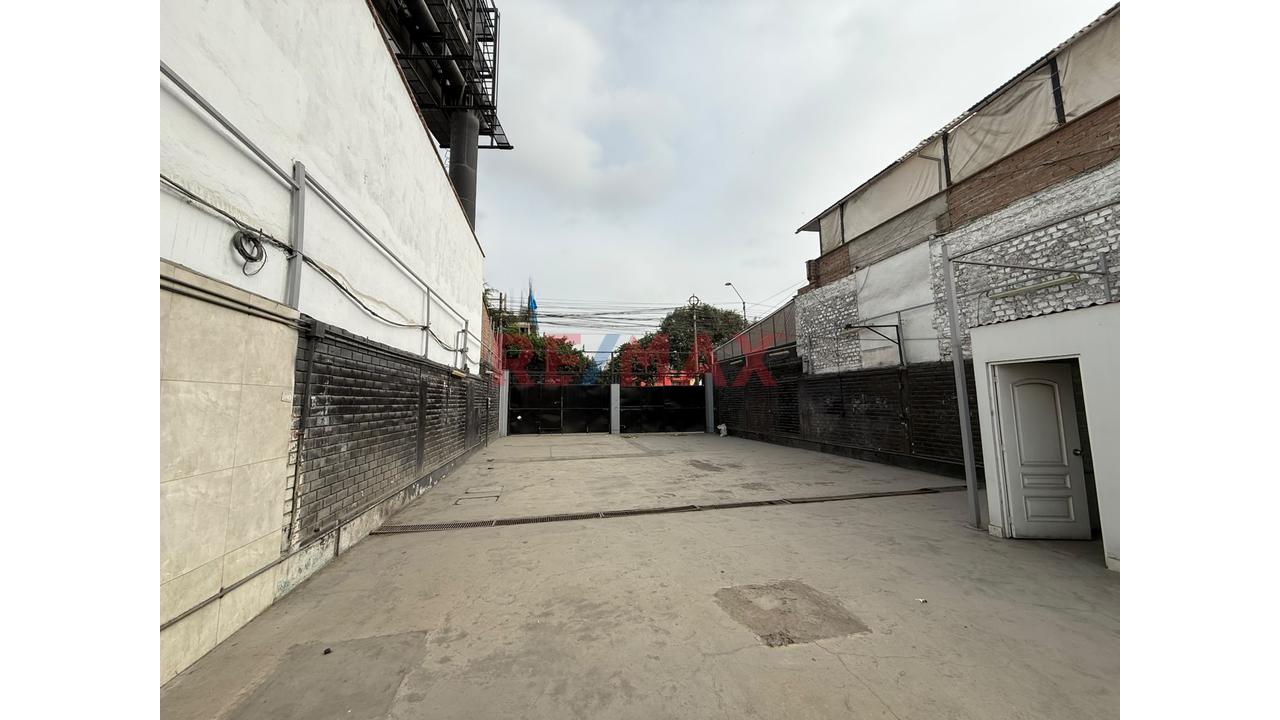 Local Comercial En Alquiler 253M2 En La Av Benavides - 10