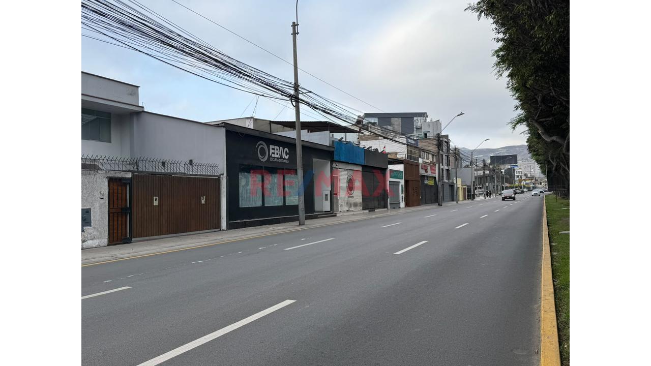 Local Comercial En Alquiler 253M2 En La Av Benavides - 6