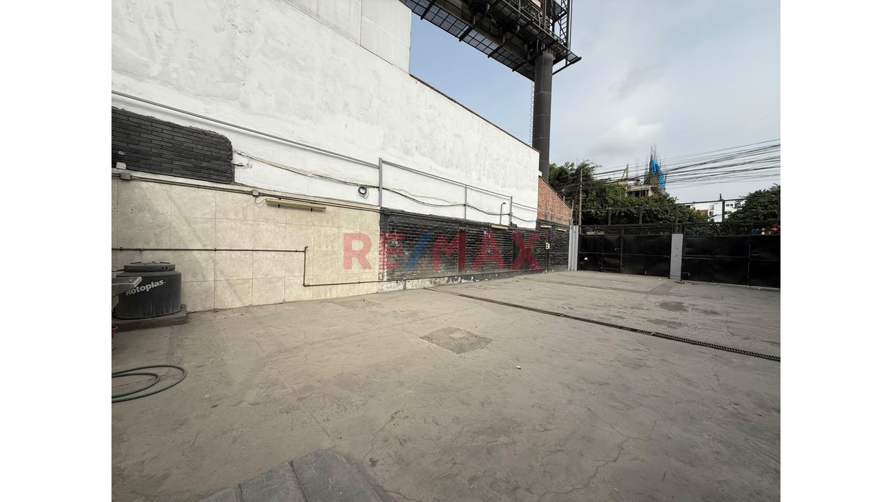 Local Comercial En Alquiler 253M2 En La Av Benavides - 11