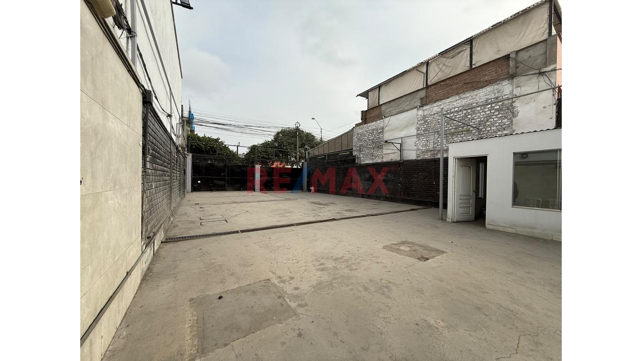 Local Comercial En Alquiler 253M2 En La Av Benavides - 5