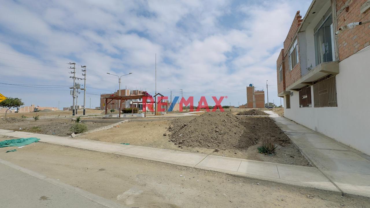 Venta Terreno En La Urb En La Ensenada Pimentel - 7