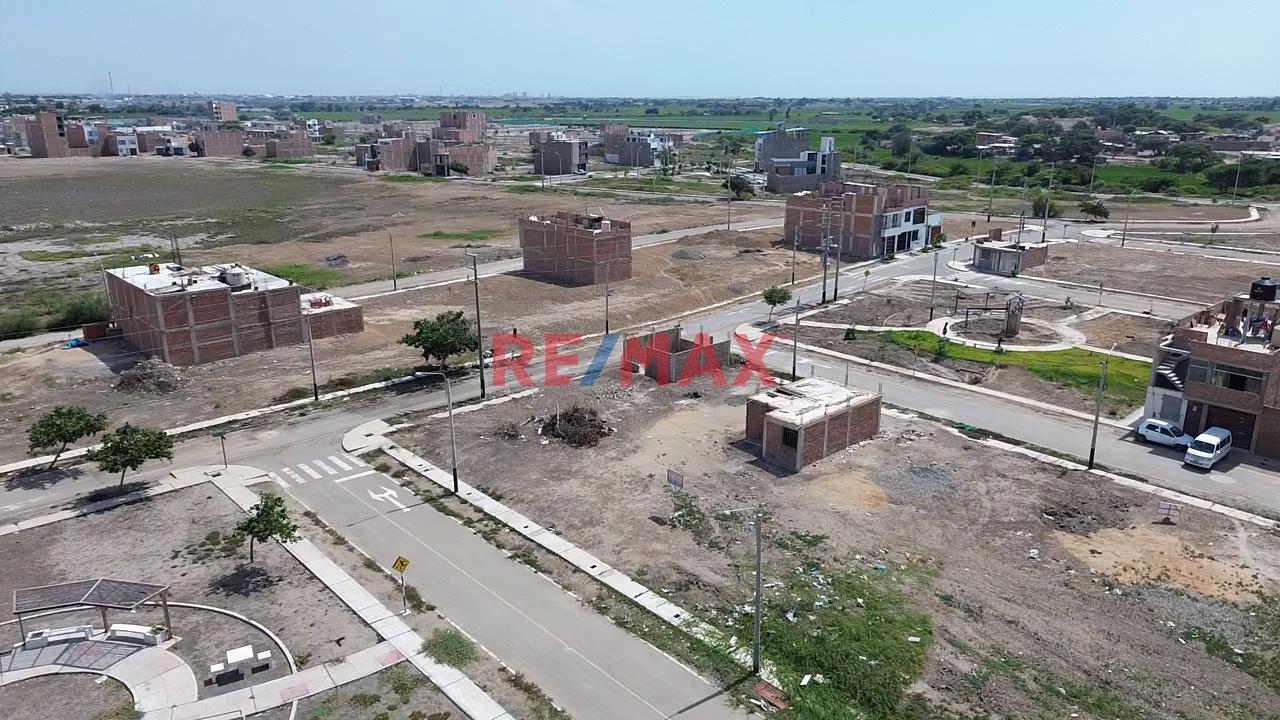 Venta Terreno En La Urb En La Ensenada Pimentel - 4