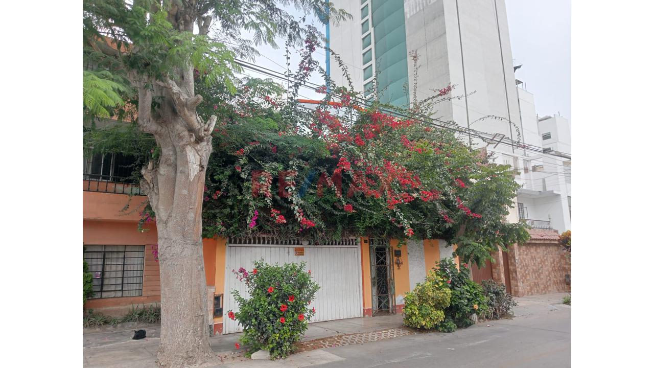 Casa Como Terreno En Excelente Ubicacion — foto 2