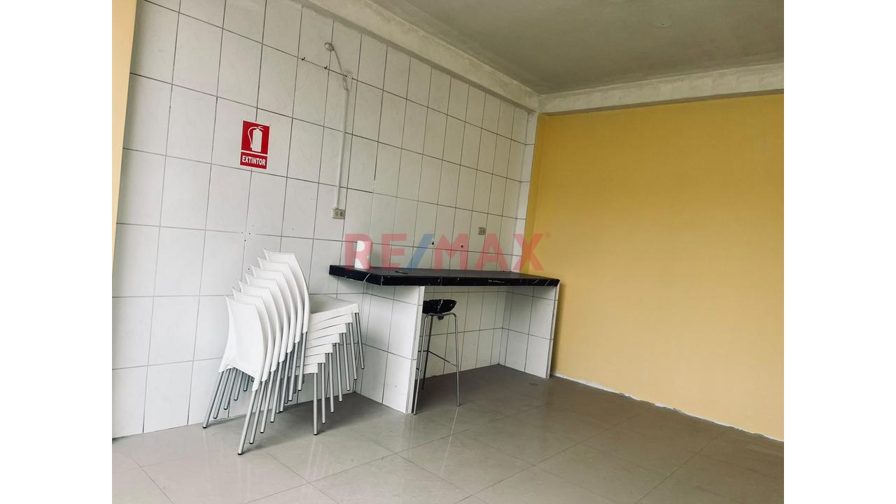 Local Comercial En San Martín De Porres | 285 M² En Esquina Y 2 Pisos | S/ 5,000 - 2