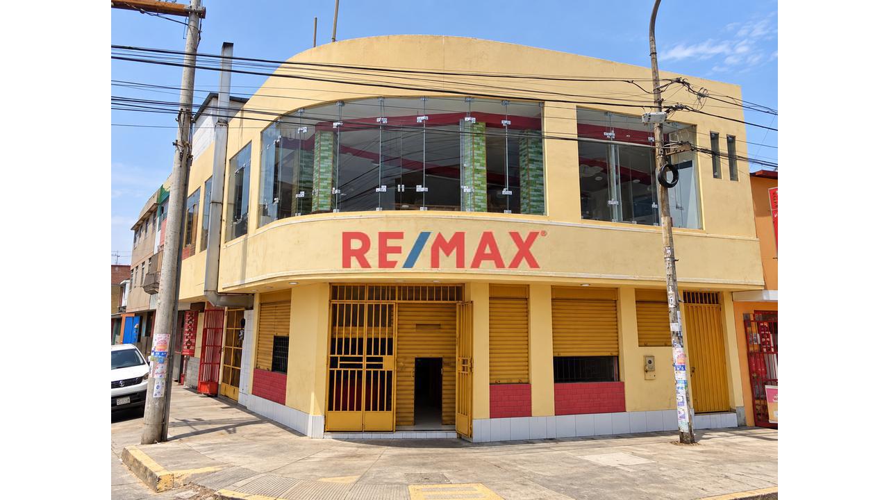 Local Comercial En San Martín De Porres | 285 M² En Esquina Y 2 Pisos | S/ 5,000 - 1