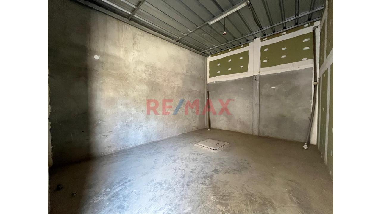 Local Industrial En Venta A Precio De Ocasión - 12