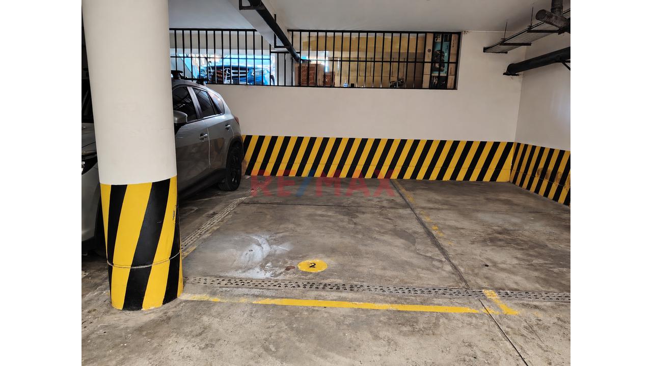 Estacionamiento En Venta En Miraflores - Calle Arica — foto 2
