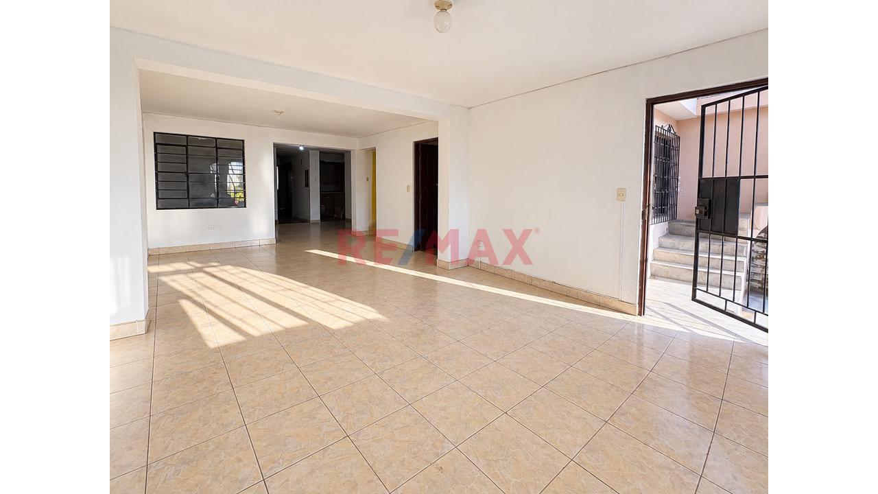 Casa En Venta Frente A Losa Deportiva – Pamplona Alta — foto 3