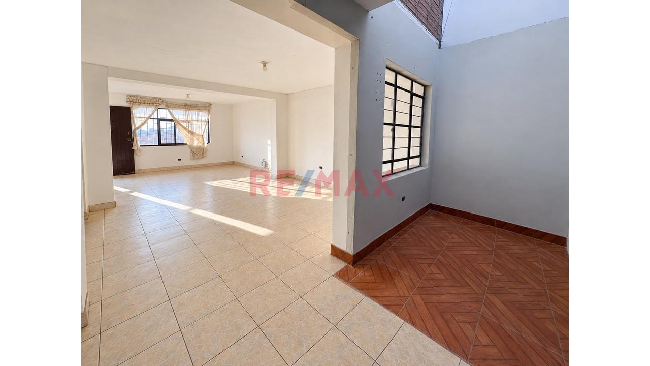 Casa En Venta Frente A Losa Deportiva – Pamplona Alta — foto 2