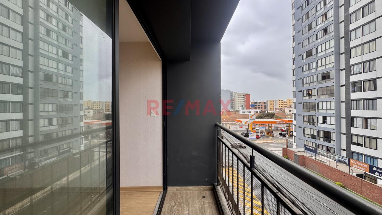 Se Alquila Lindo Flat Vista Externa De 2 Habs Con Balcon En San Miguel — foto 7
