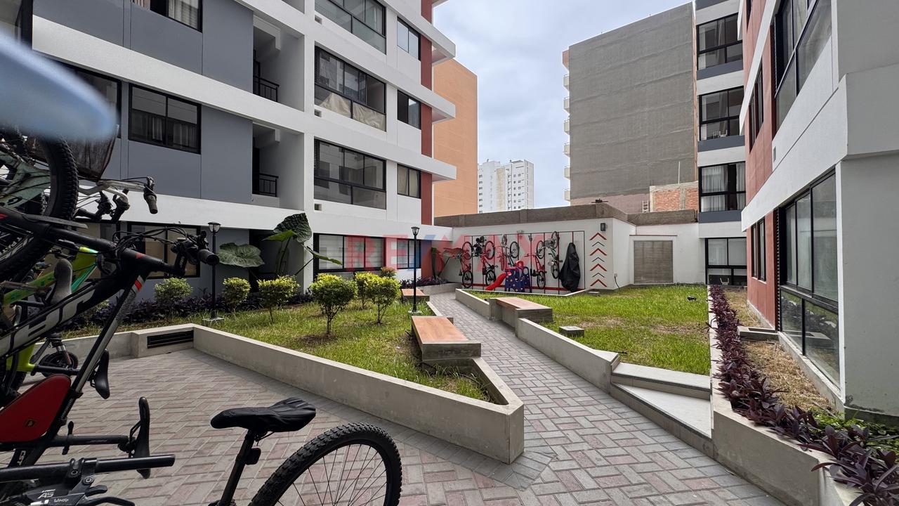 Se Alquila Lindo Flat Vista Externa De 2 Habs Con Balcon En San Miguel — foto 4