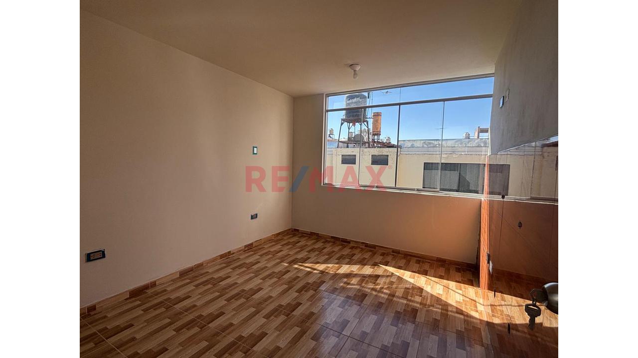 Vive Cerca Del Mall Aventura – En Alquiler Casa Amplia De 4 Dormitorios En Guardia Civil — foto 2