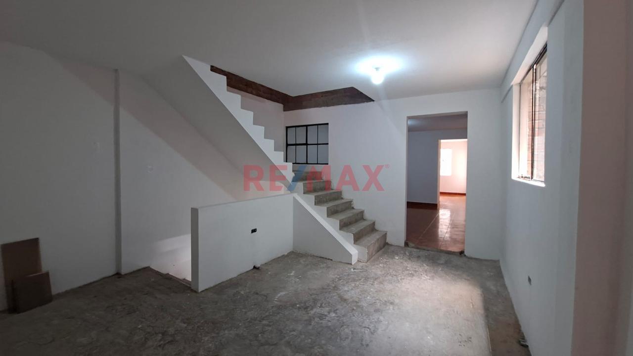 Se Vende Bonita Casa De 3 Pisos Cerca A La Av. Velazco Con Pastor Sevilla — foto 15