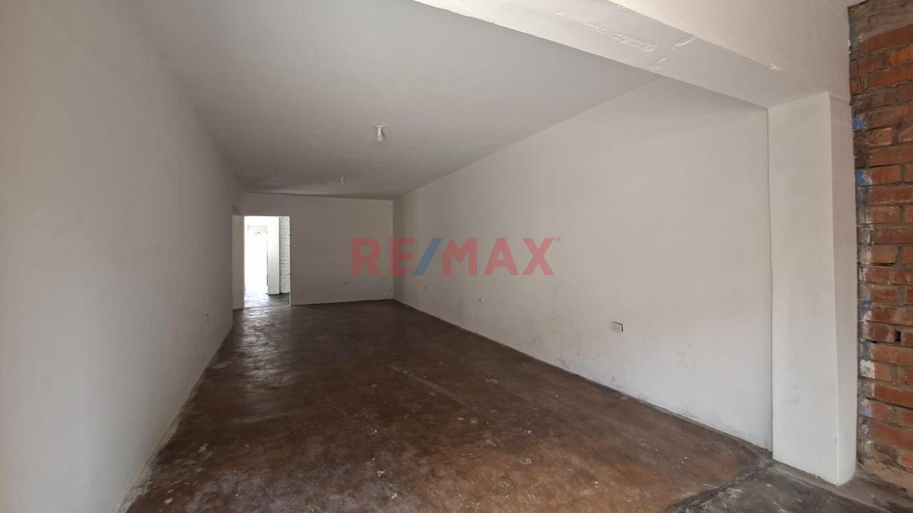 Se Vende Bonita Casa De 3 Pisos Cerca A La Av. Velazco Con Pastor Sevilla — foto 3