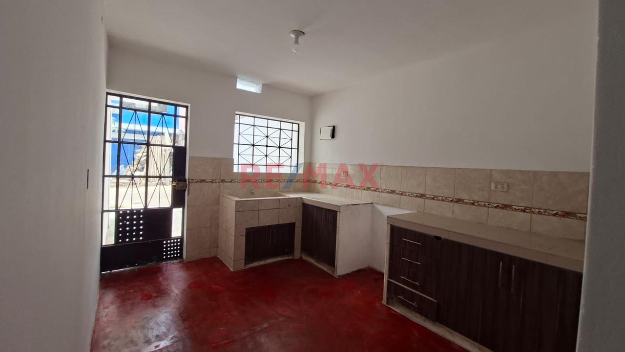 Se Vende Bonita Casa De 3 Pisos Cerca A La Av. Velazco Con Pastor Sevilla — foto 4