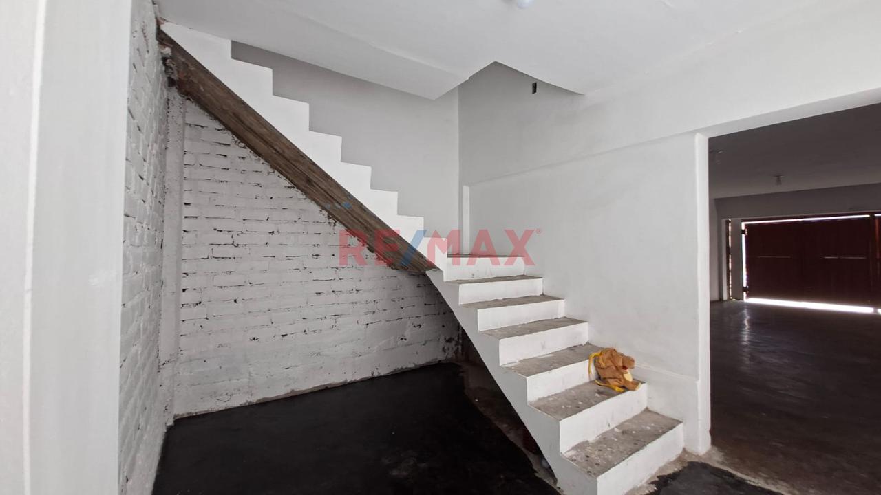Se Vende Bonita Casa De 3 Pisos Cerca A La Av. Velazco Con Pastor Sevilla — foto 10