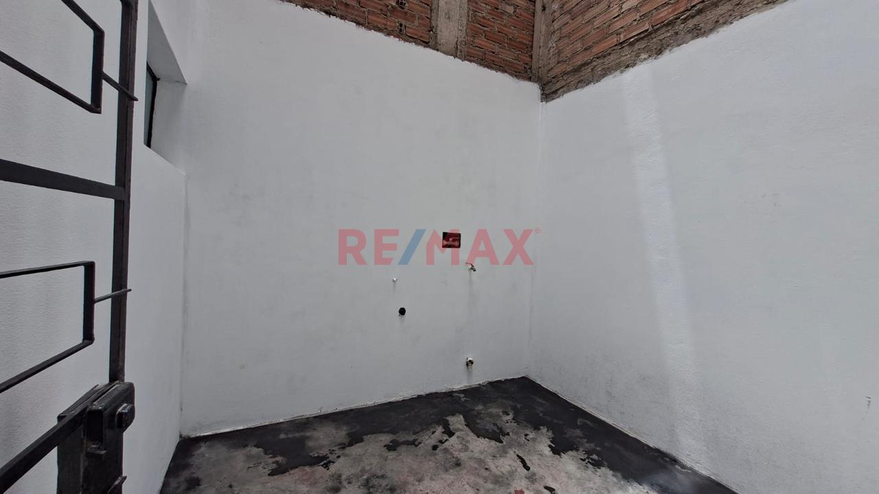 Se Vende Bonita Casa De 3 Pisos Cerca A La Av. Velazco Con Pastor Sevilla — foto 6