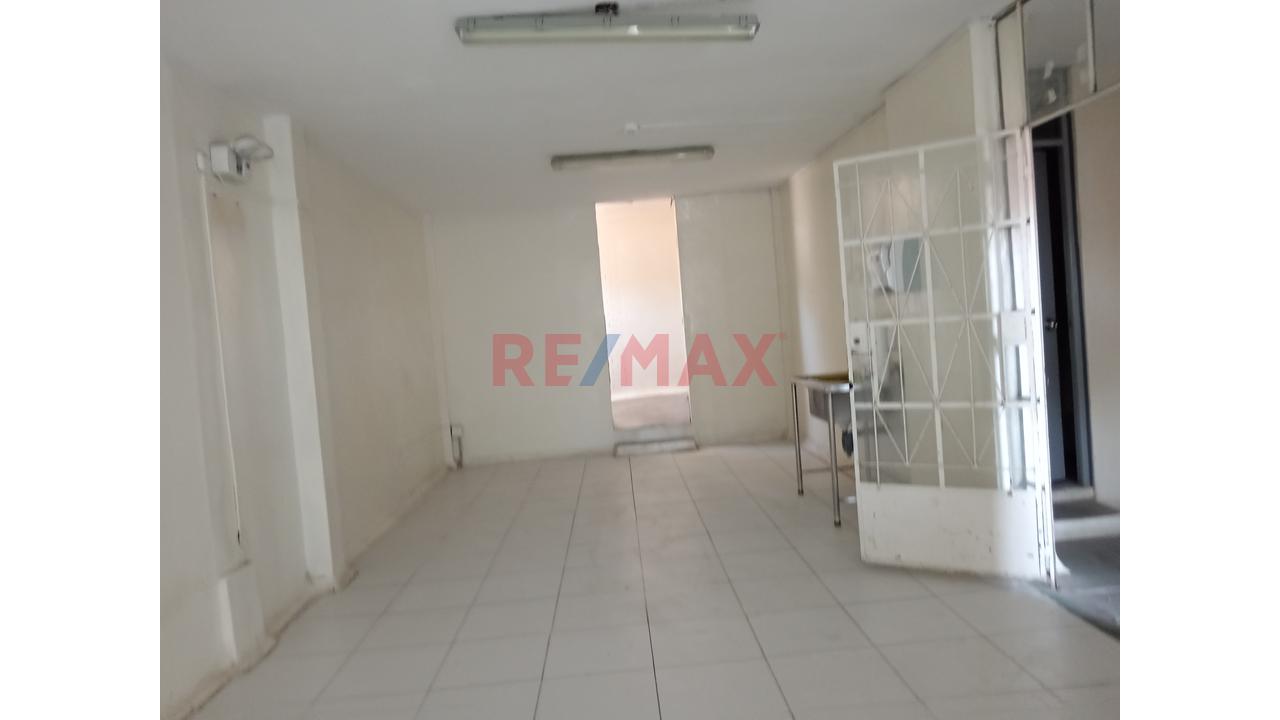 Local En Alquiler – 3 Niveles - Ex Circunvalacion - 8
