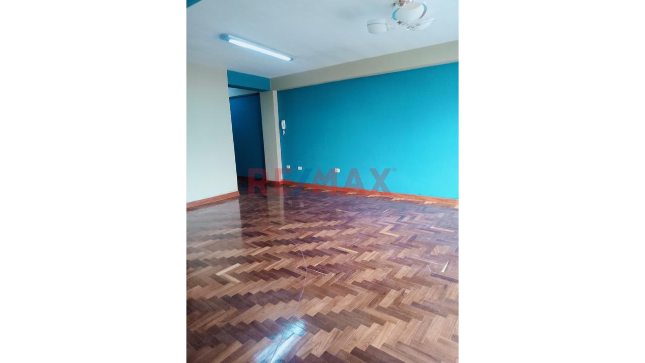 ¡Excelente Oportunidad De Alquiler De Oficina En Urb. Kennedy A, Wanchaq - Cusco! — foto 7