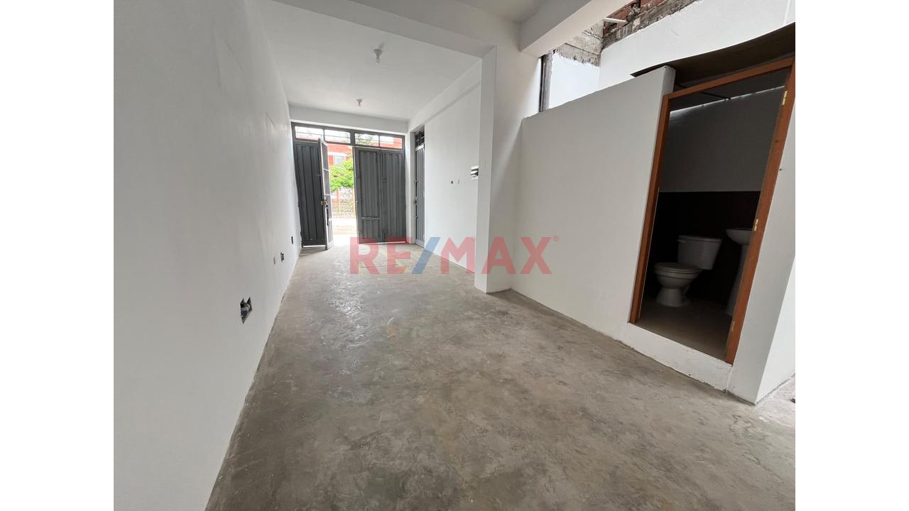 Se Alquila Local Comercial De 110M2 En Esquina En Los Olivos - 4
