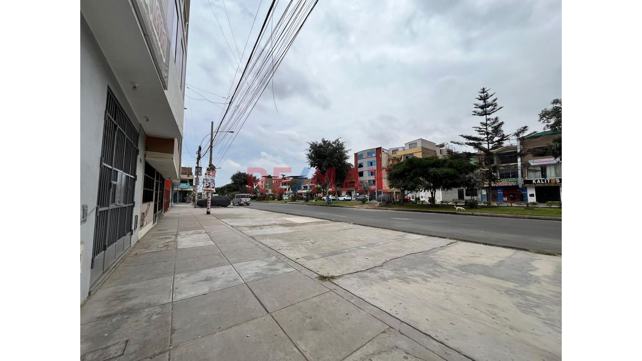 Se Alquila Local Comercial De 110M2 En Esquina En Los Olivos - 5