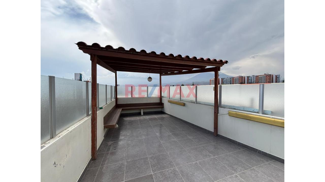 Exclusivo Tríplex En Venta – Amplios Espacios Y Terraza Privada - 4
