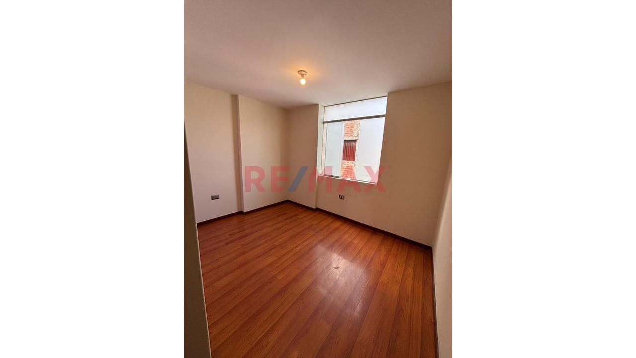 Exclusivo Tríplex En Venta – Amplios Espacios Y Terraza Privada - 9