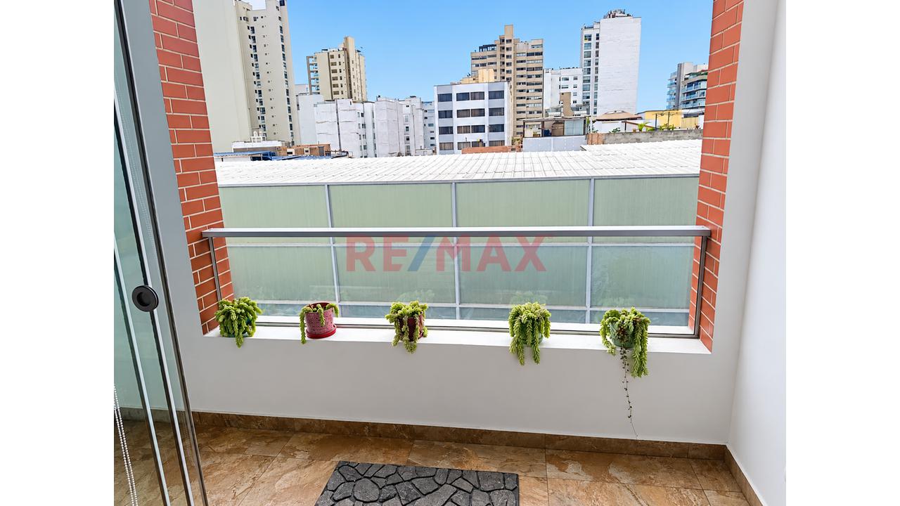 Te Ofrecemos En Venta Este Acogedor Departamento A Pocas Cuadras Del Malecon De Miraflores — foto 14