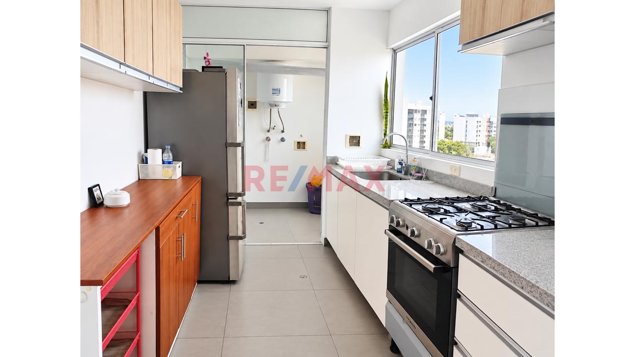 Te Ofrecemos En Venta Este Acogedor Departamento A Pocas Cuadras Del Malecon De Miraflores — foto 10