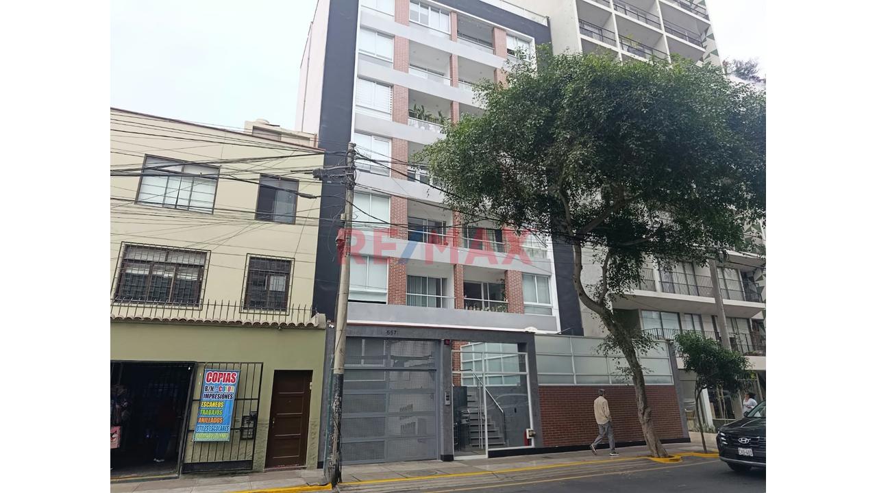 Te Ofrecemos En Venta Este Acogedor Departamento A Pocas Cuadras Del Malecon De Miraflores — foto 3