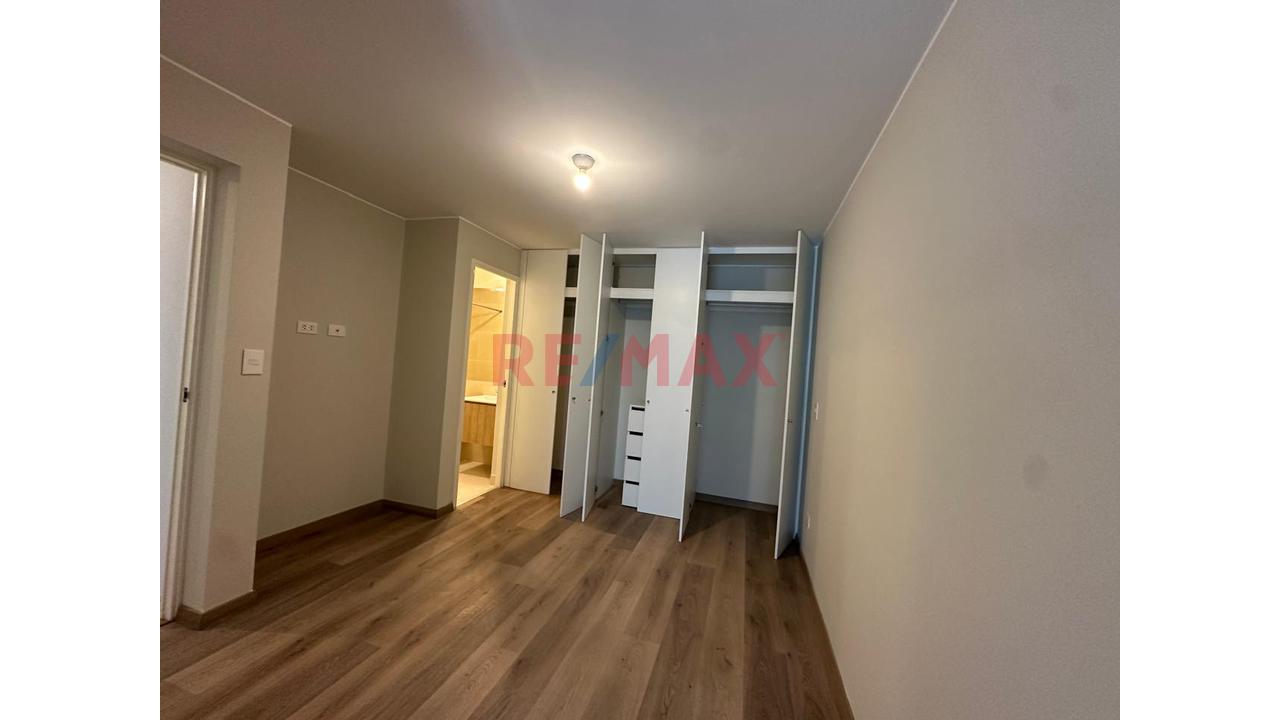 Se Alquila Lindo Departamento Con Vista A Parqur En El Corazón De Jesús Maria ! — foto 11