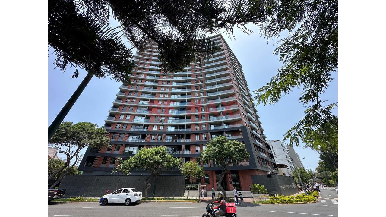 Se Alquila Lindo Departamento Con Vista A Parqur En El Corazón De Jesús Maria ! — foto 1